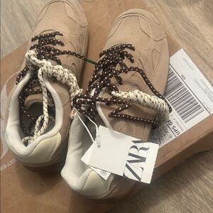Zara Women's Beige and Brown Sneakers